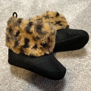 Rising Star baby girl fuzzy boots soft sole crib shoes 3-6 months black brown